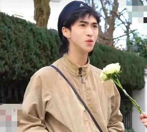 娱乐八卦吃瓜少女是谁啊,她是如何成为网络红人的？  第2张